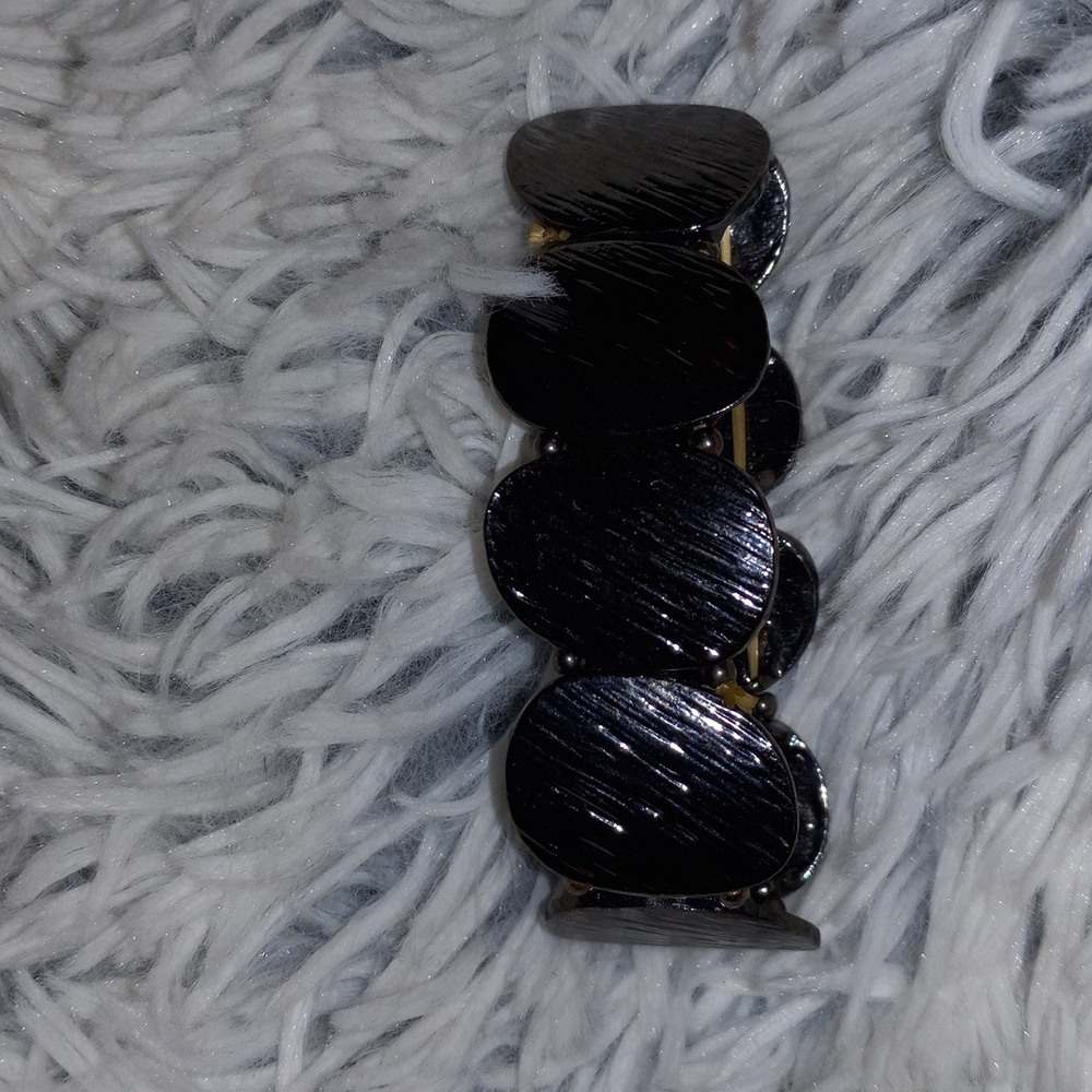 Gunmetal oval stretch bracelet